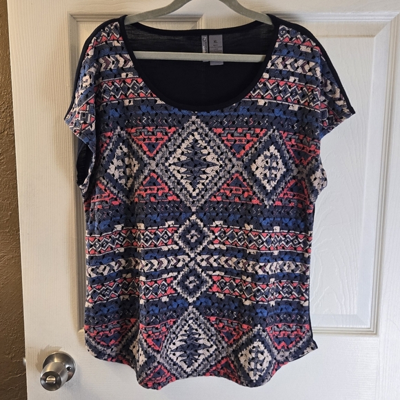 Women's Aztec Print Top - Picture 2 of 7